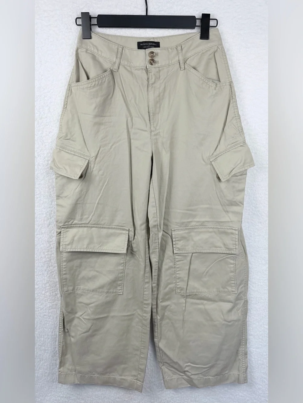 BANANA REPUBLIC • Khaki/Beige Twill High-Rise Wide-Leg Cargo Pants, 4